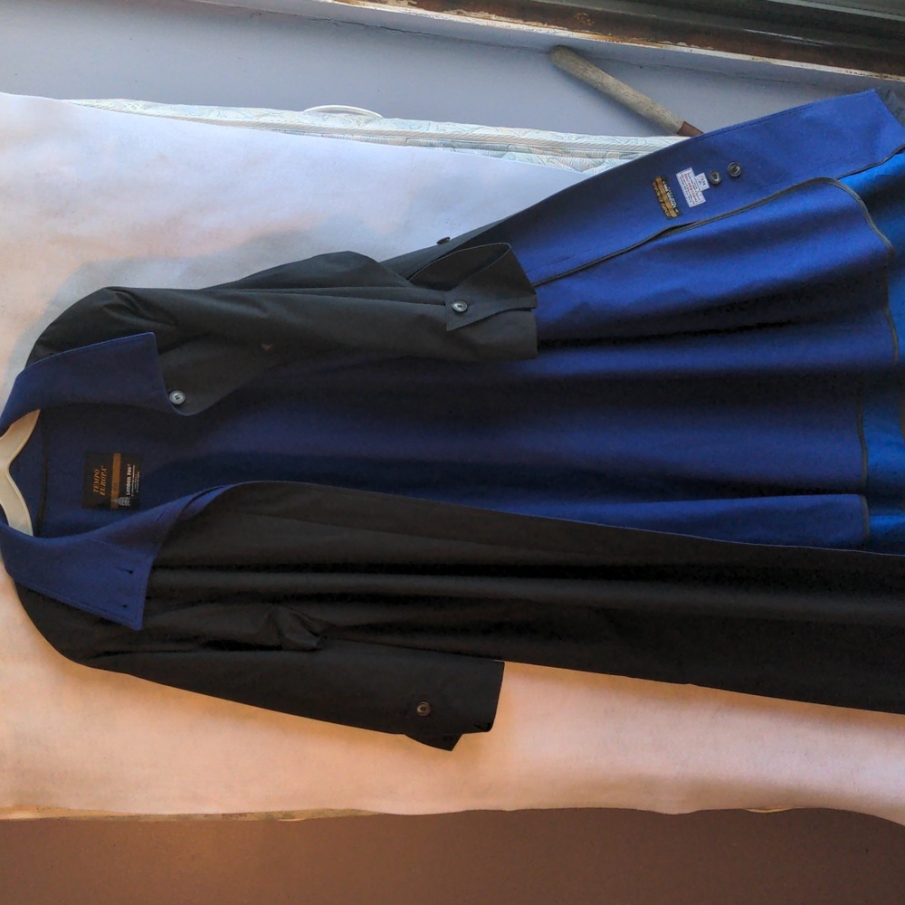 London Fog Raincoat Like New. Removable lining.